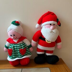 Large knitted vintage Santa and Mrs. Claus